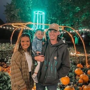 Meet your Posher, Lorie